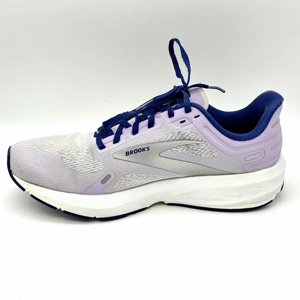 Brooks launch women